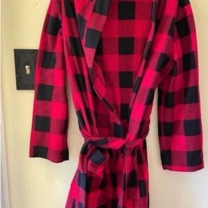 Old Navy Women's Checkered Robe Red and Black with belt size M/L